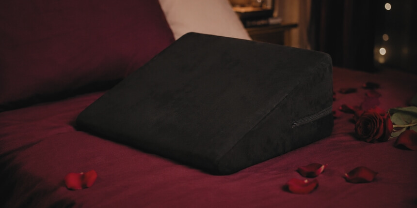 Desirel Magic Pillow recenzija za pare in boljše položaje | Sex shop Slovenija Desirel.si